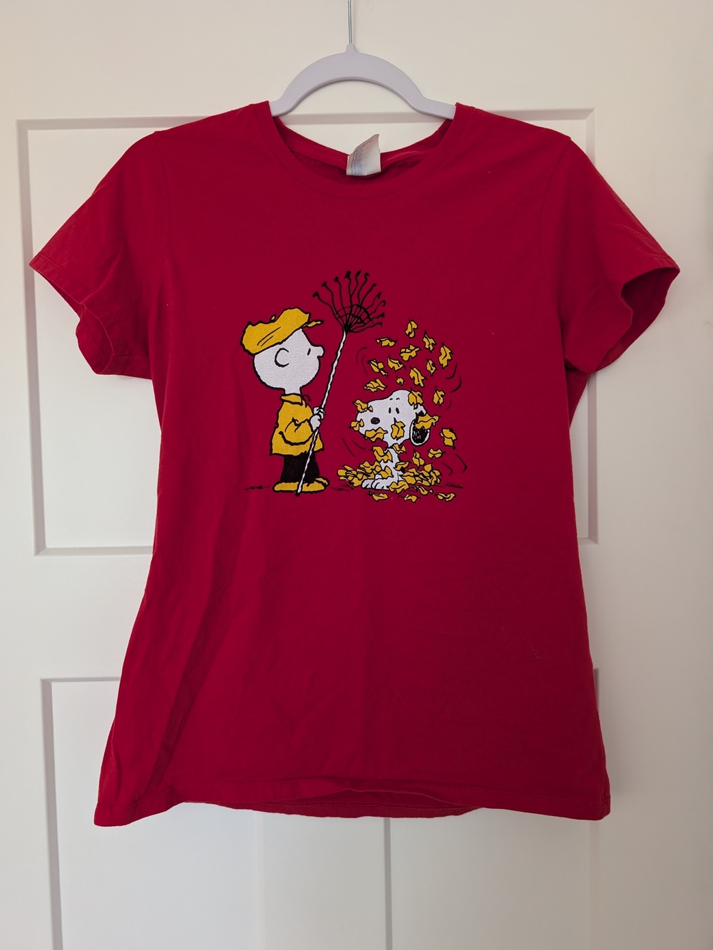 Autumn Red Snoopy Charlie Brown Graphic Tee Size Medium